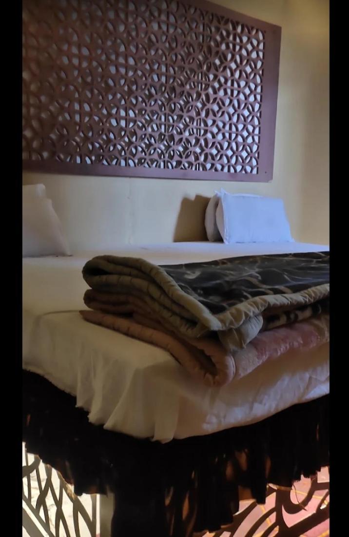 Hotel Malhotra Palace ウッジャイン エクステリア 写真